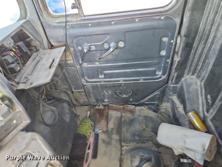 image for item DW2344 2003 Mack DM688SX dump truck