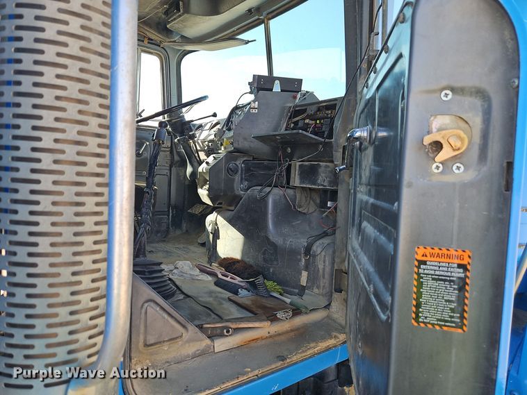 image for item DW2344 2003 Mack DM688SX dump truck