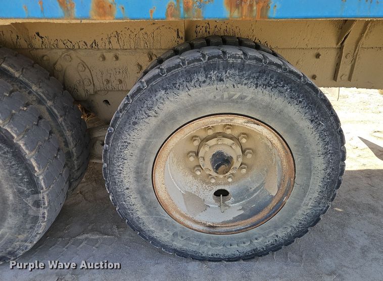 image for item DW2344 2003 Mack DM688SX dump truck