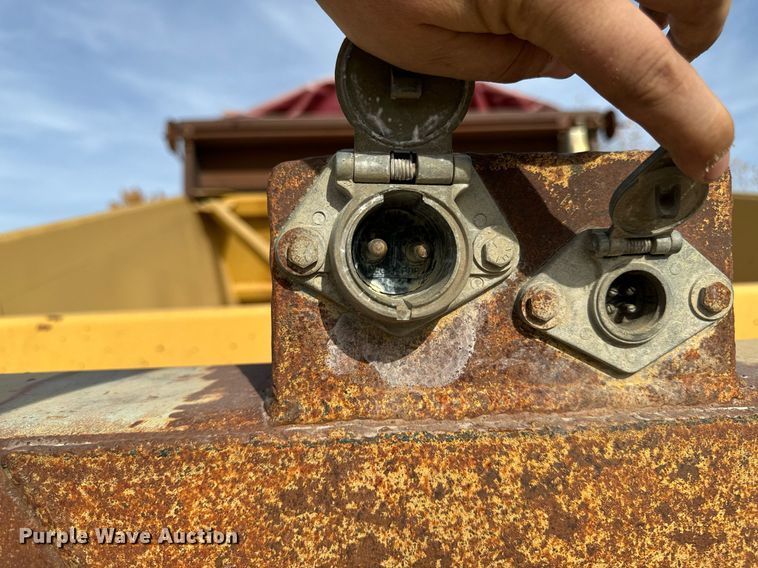 image for item DW2348 1995 Load King 2060-40-2 bottom dump trailer