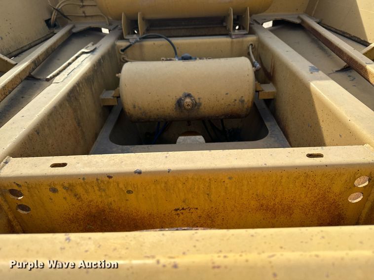 image for item DW2348 1995 Load King 2060-40-2 bottom dump trailer