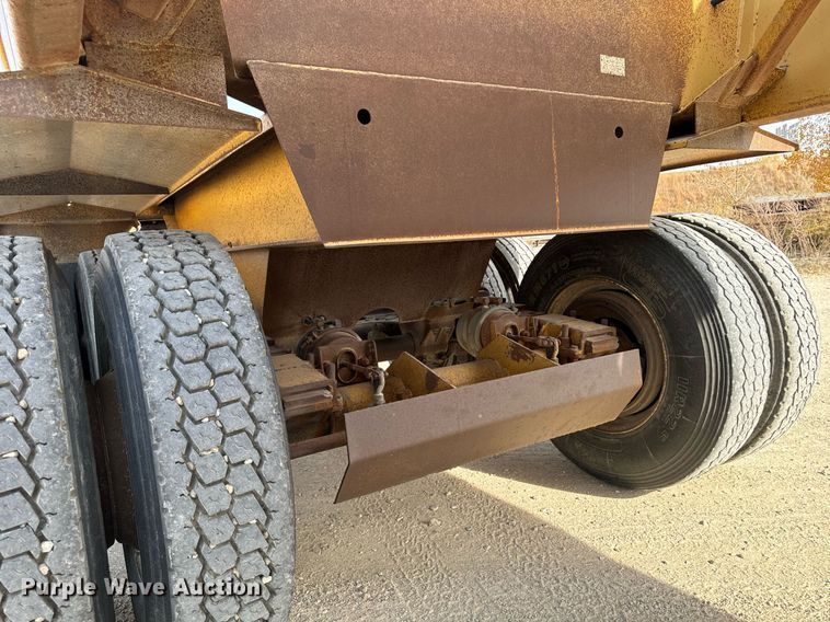 image for item DW2348 1995 Load King 2060-40-2 bottom dump trailer