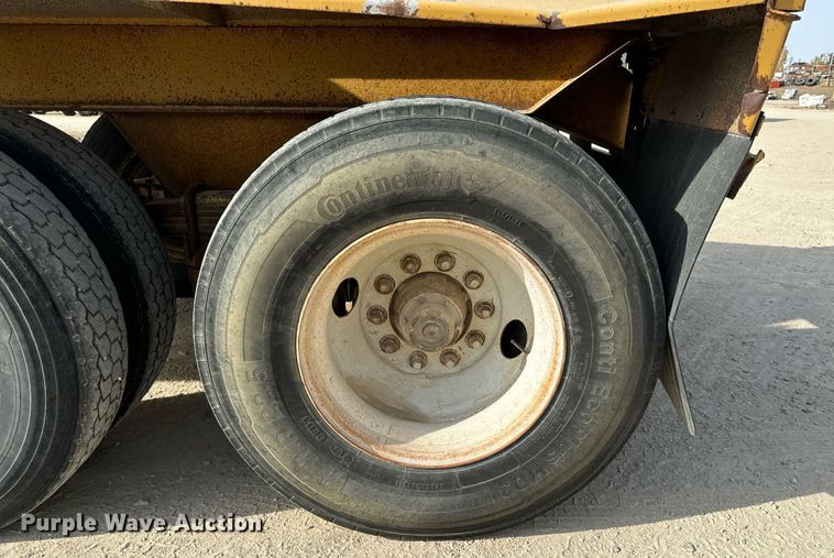 image for item DW2348 1995 Load King 2060-40-2 bottom dump trailer