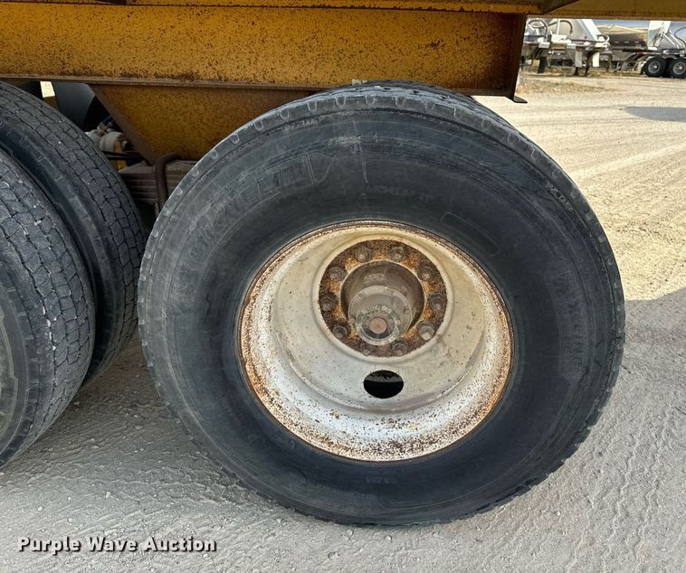 image for item DW2348 1995 Load King 2060-40-2 bottom dump trailer