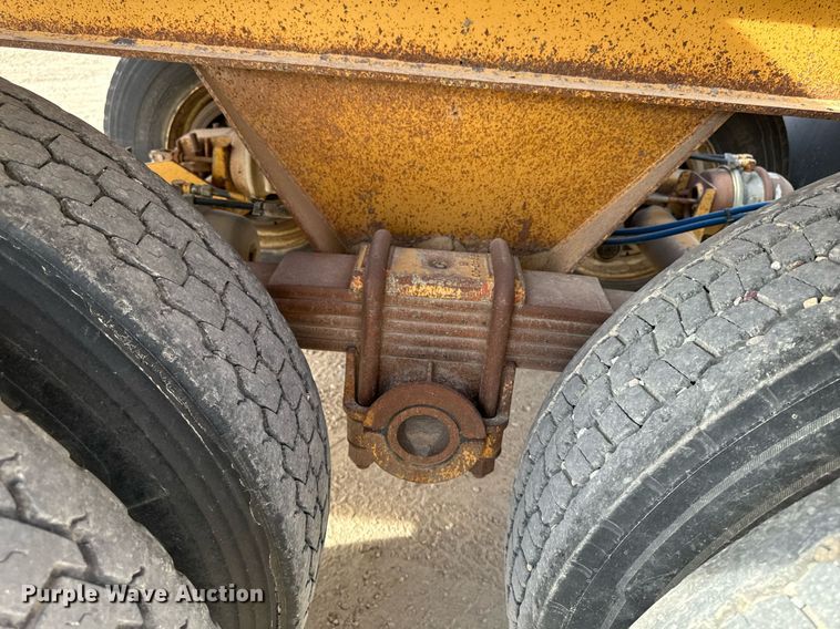 image for item DW2348 1995 Load King 2060-40-2 bottom dump trailer