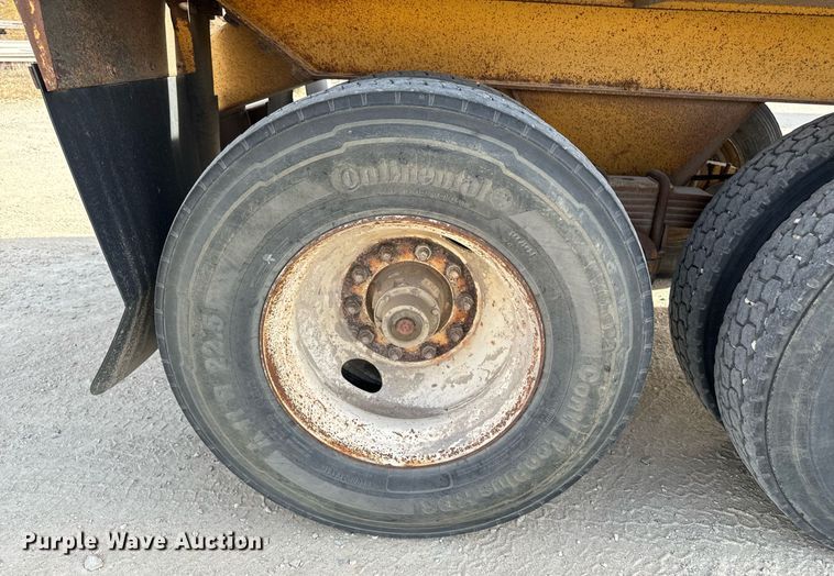 image for item DW2348 1995 Load King 2060-40-2 bottom dump trailer