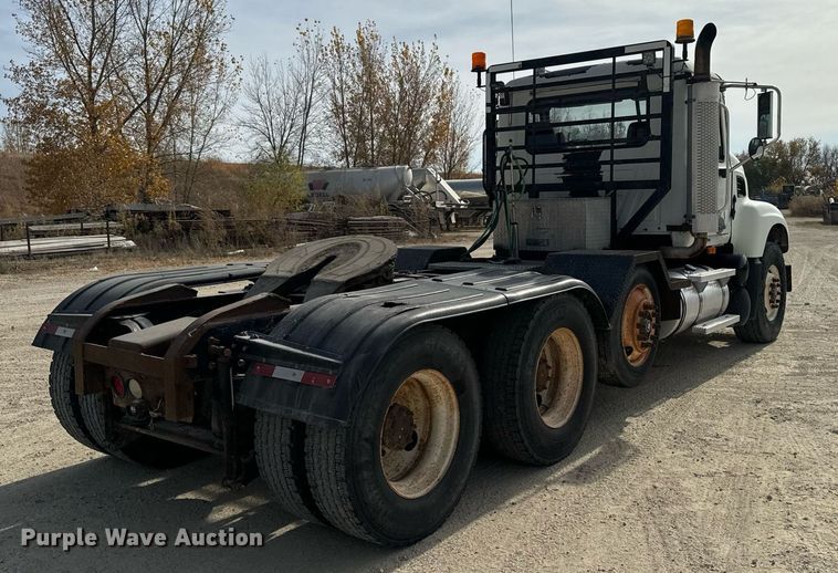 image for item DW2349 2004 Mack CV713 semi truck