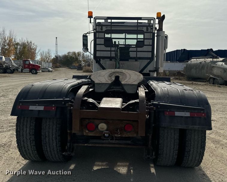 image for item DW2349 2004 Mack CV713 semi truck