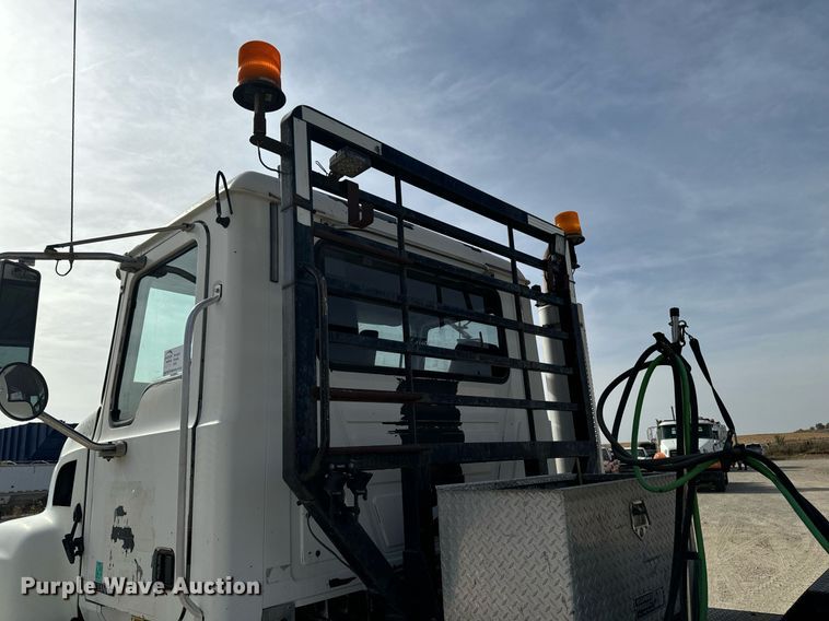 image for item DW2349 2004 Mack CV713 semi truck