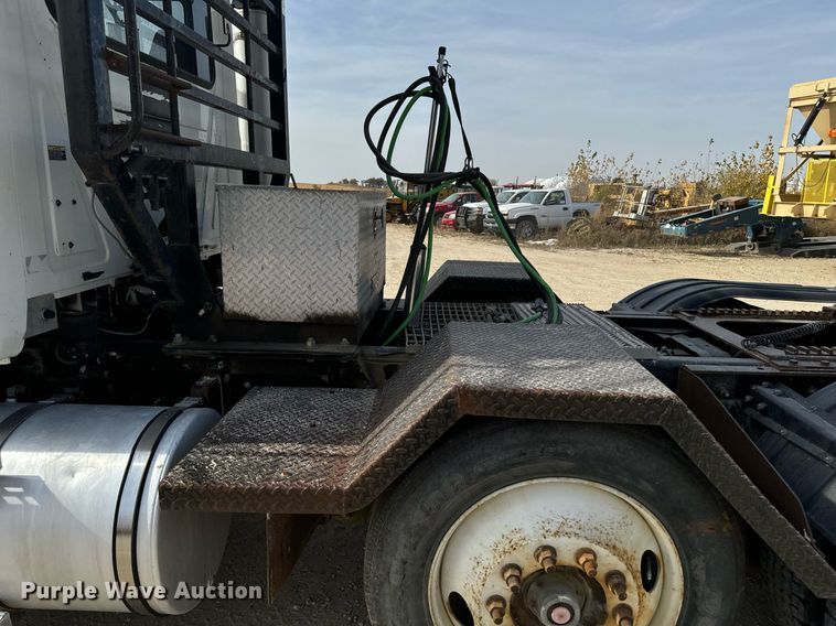 image for item DW2349 2004 Mack CV713 semi truck