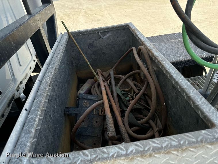 image for item DW2349 2004 Mack CV713 semi truck