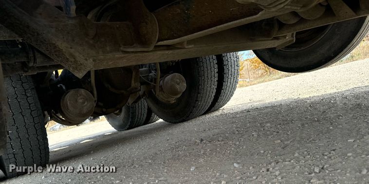 image for item DW2349 2004 Mack CV713 semi truck