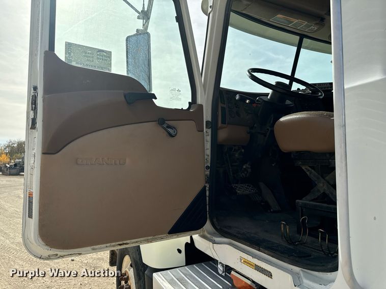 image for item DW2349 2004 Mack CV713 semi truck