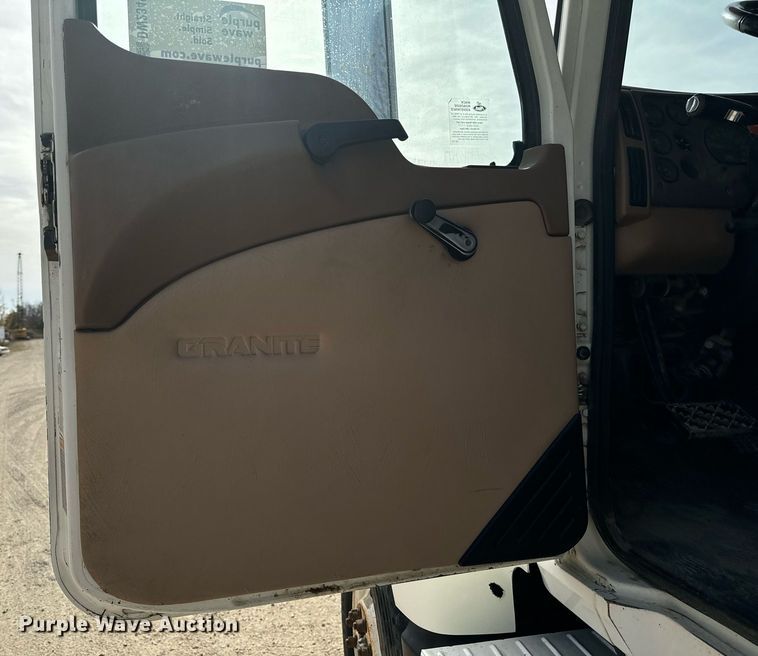 image for item DW2349 2004 Mack CV713 semi truck