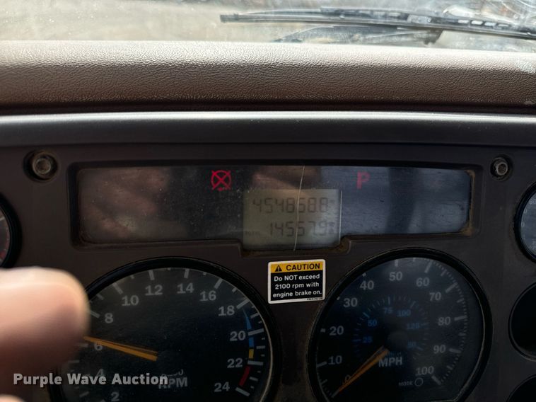 image for item DW2349 2004 Mack CV713 semi truck