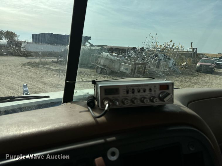 image for item DW2349 2004 Mack CV713 semi truck