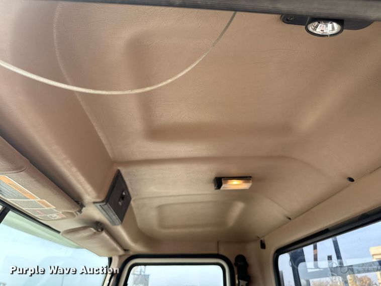 image for item DW2349 2004 Mack CV713 semi truck