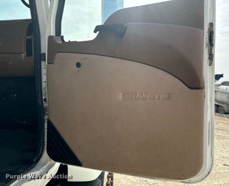 image for item DW2349 2004 Mack CV713 semi truck