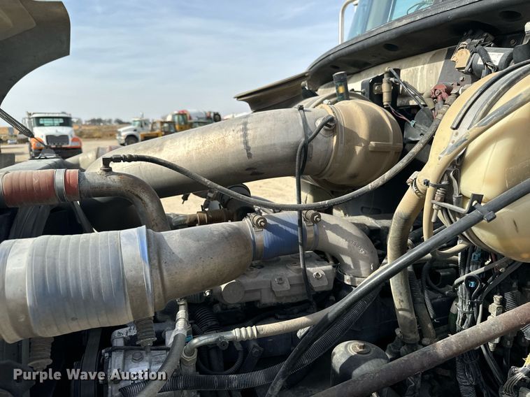 image for item DW2349 2004 Mack CV713 semi truck