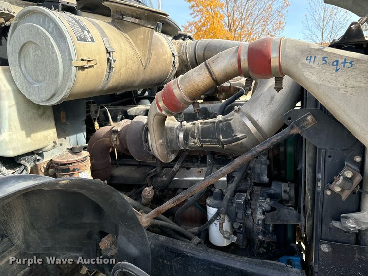 image for item DW2349 2004 Mack CV713 semi truck