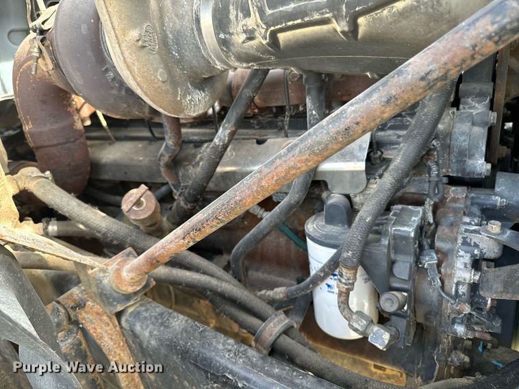 image for item DW2349 2004 Mack CV713 semi truck