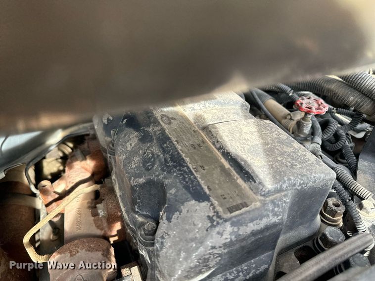 image for item DW2349 2004 Mack CV713 semi truck