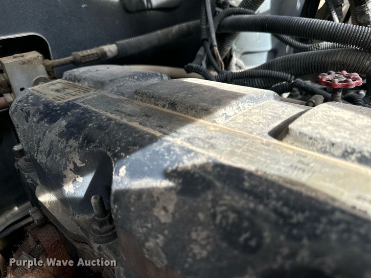 image for item DW2349 2004 Mack CV713 semi truck