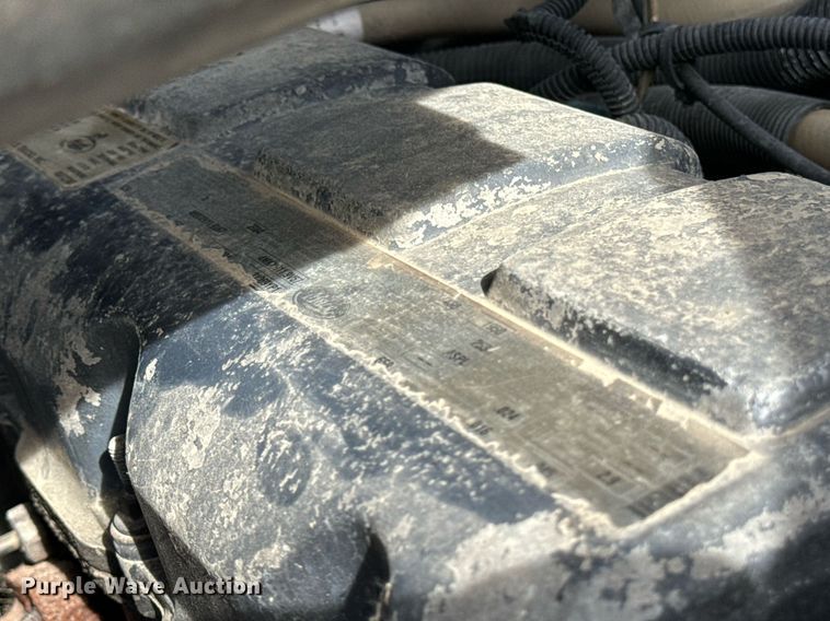 image for item DW2349 2004 Mack CV713 semi truck