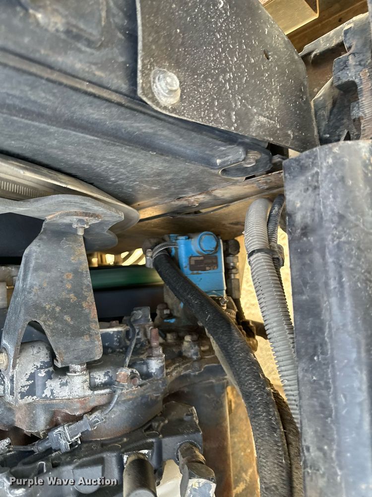 image for item DW2349 2004 Mack CV713 semi truck