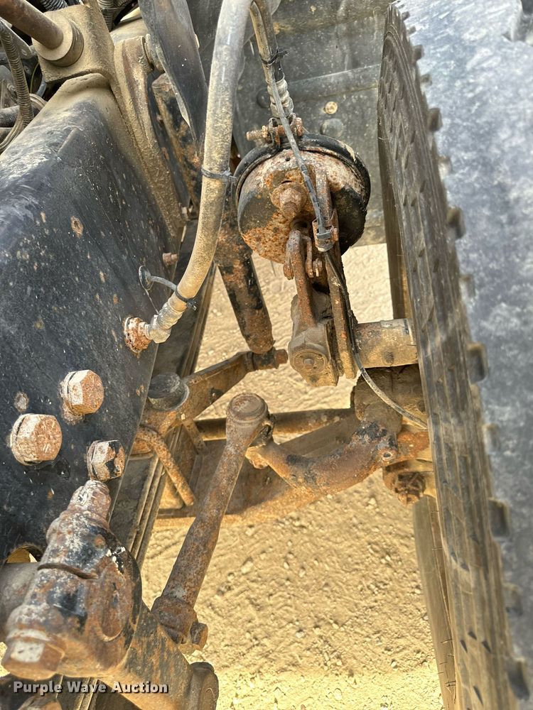 image for item DW2349 2004 Mack CV713 semi truck