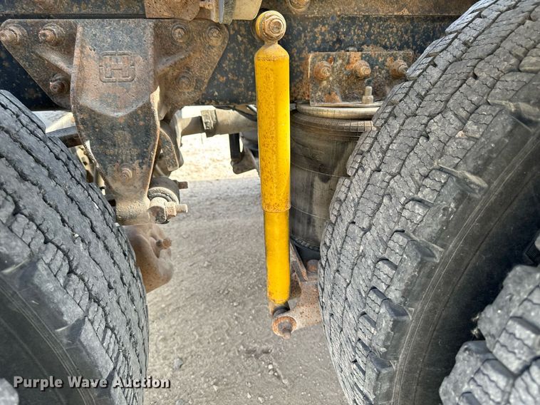 image for item DW2349 2004 Mack CV713 semi truck