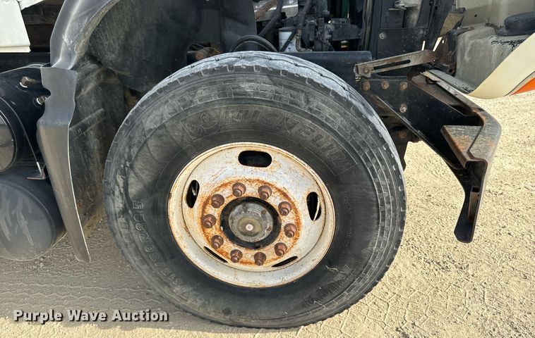 image for item DW2349 2004 Mack CV713 semi truck