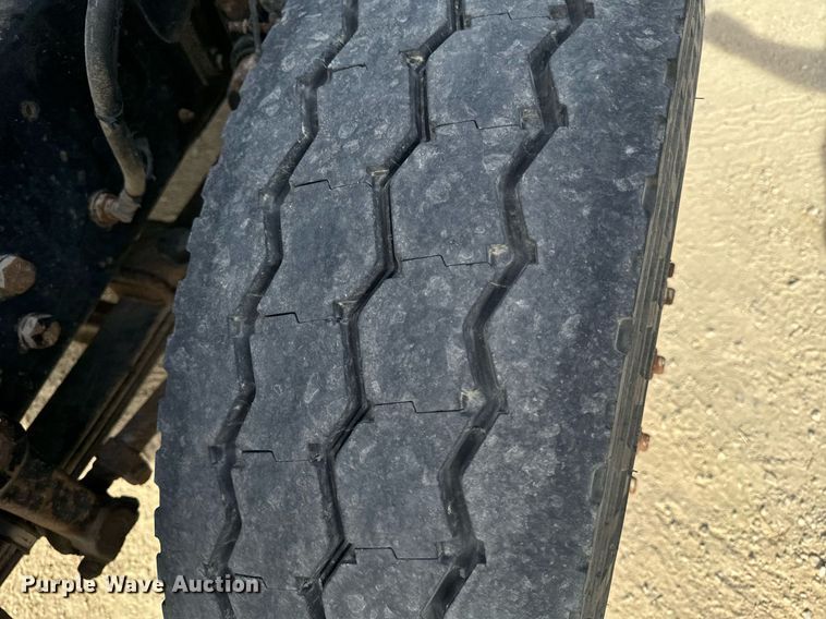 image for item DW2349 2004 Mack CV713 semi truck