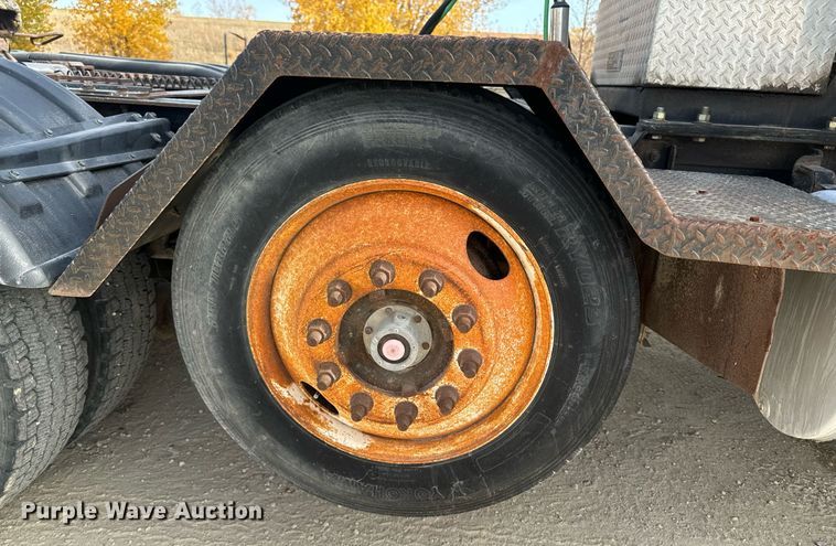 image for item DW2349 2004 Mack CV713 semi truck