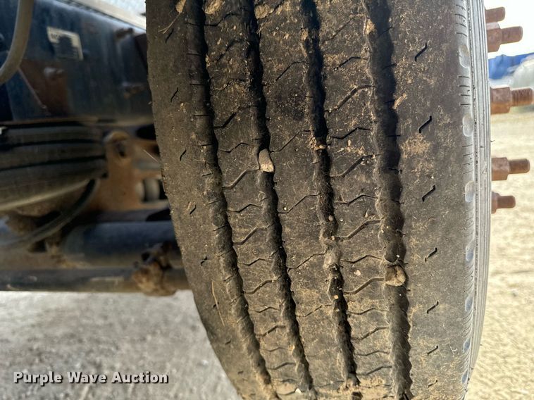 image for item DW2349 2004 Mack CV713 semi truck