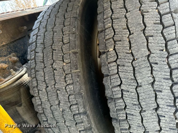 image for item DW2349 2004 Mack CV713 semi truck