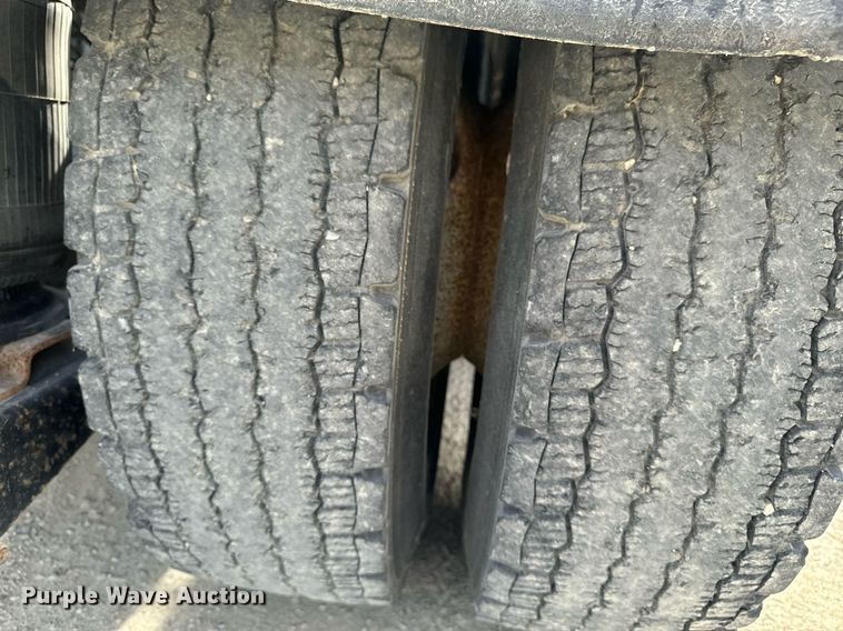 image for item DW2349 2004 Mack CV713 semi truck