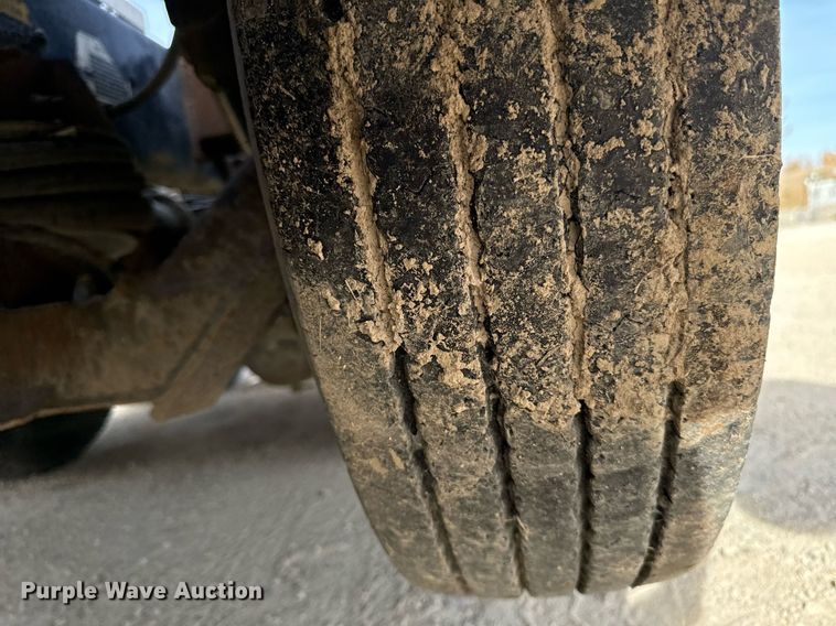 image for item DW2349 2004 Mack CV713 semi truck