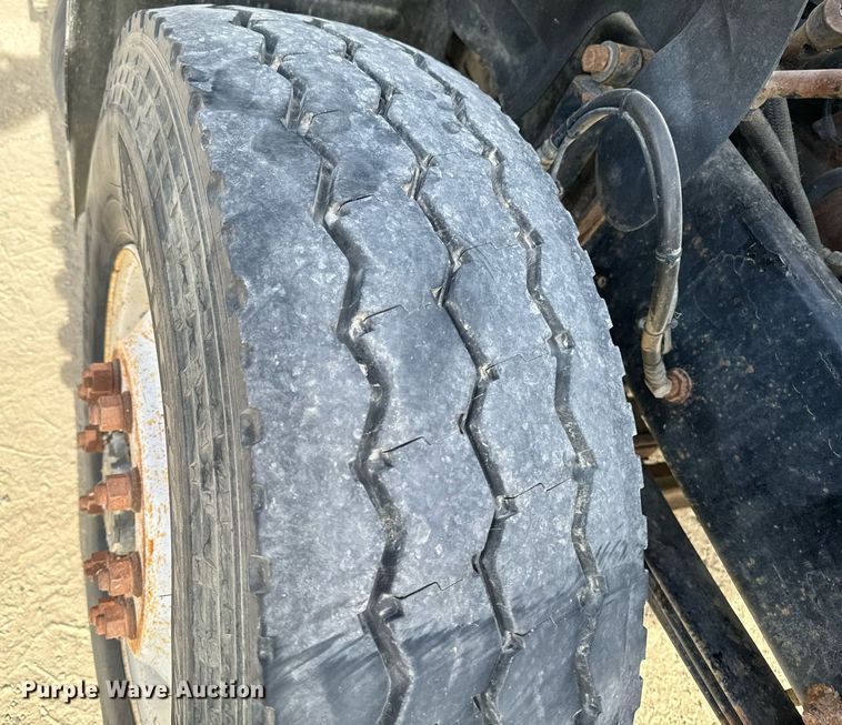 image for item DW2349 2004 Mack CV713 semi truck