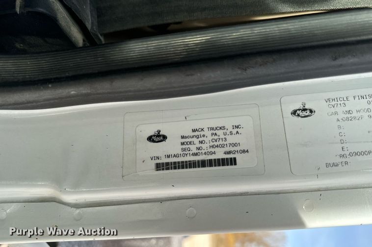 image for item DW2349 2004 Mack CV713 semi truck