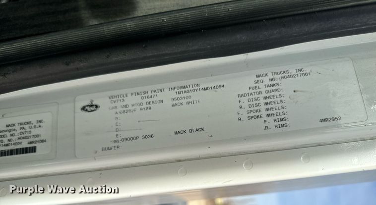 image for item DW2349 2004 Mack CV713 semi truck