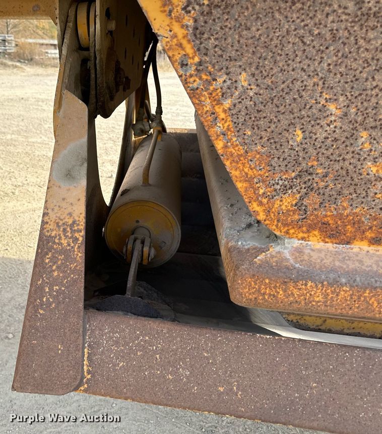 image for item DW2350 1995 Trail King TK54BDU-422 bottom dump trailer