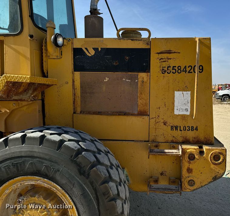image for item DW2351 1984 Caterpillar 926 wheel loader