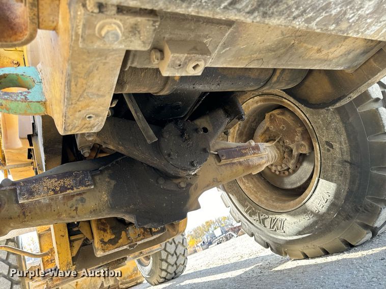 image for item DW2351 1984 Caterpillar 926 wheel loader