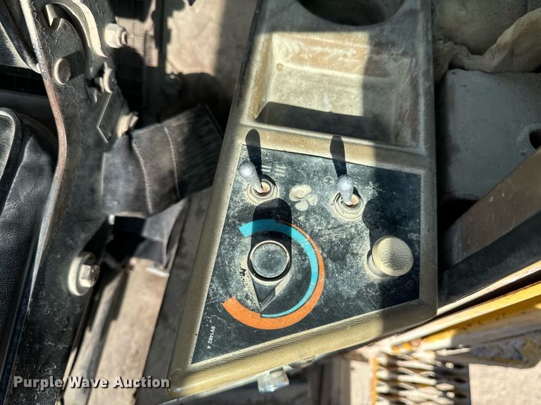 image for item DW2351 1984 Caterpillar 926 wheel loader