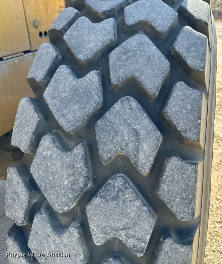 image for item DW2351 1984 Caterpillar 926 wheel loader