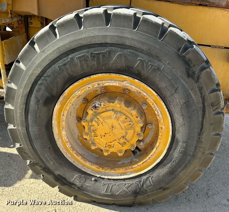 image for item DW2351 1984 Caterpillar 926 wheel loader