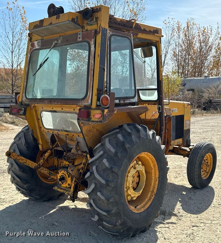 image for item DW2358 1984 John Deere 401D tractor