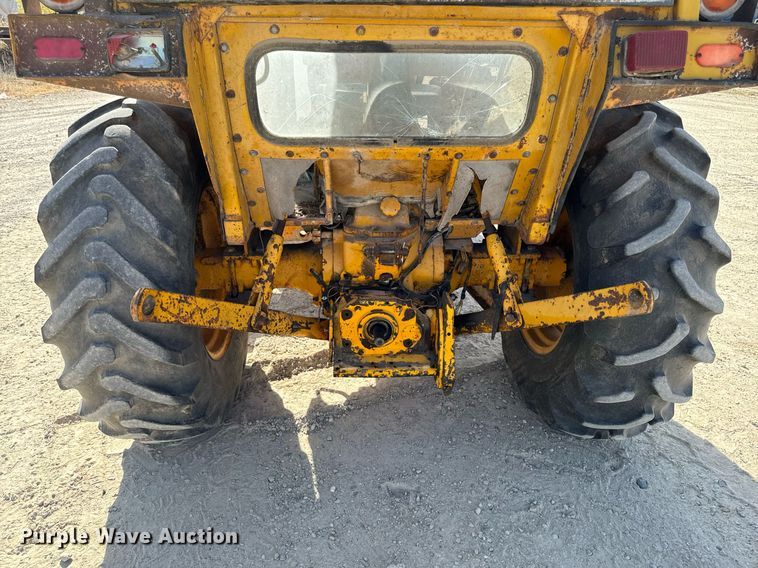 image for item DW2358 1984 John Deere 401D tractor