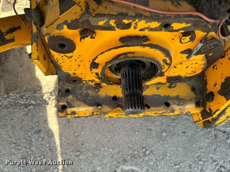 image for item DW2358 1984 John Deere 401D tractor